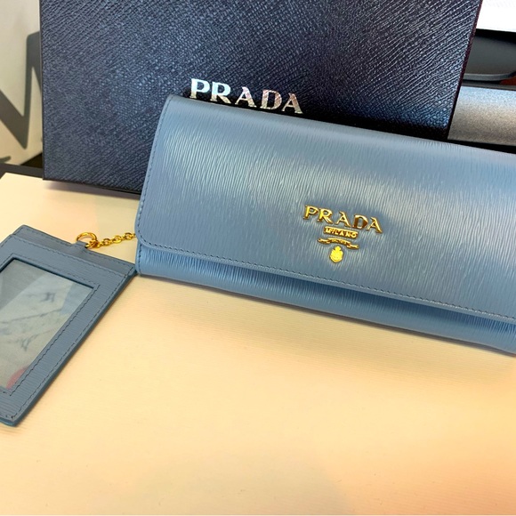 「SOLD 」PRADA 1MH132 VITELLO MOVEI ASTRALE blue wallet NEW - Picture 1 of 8